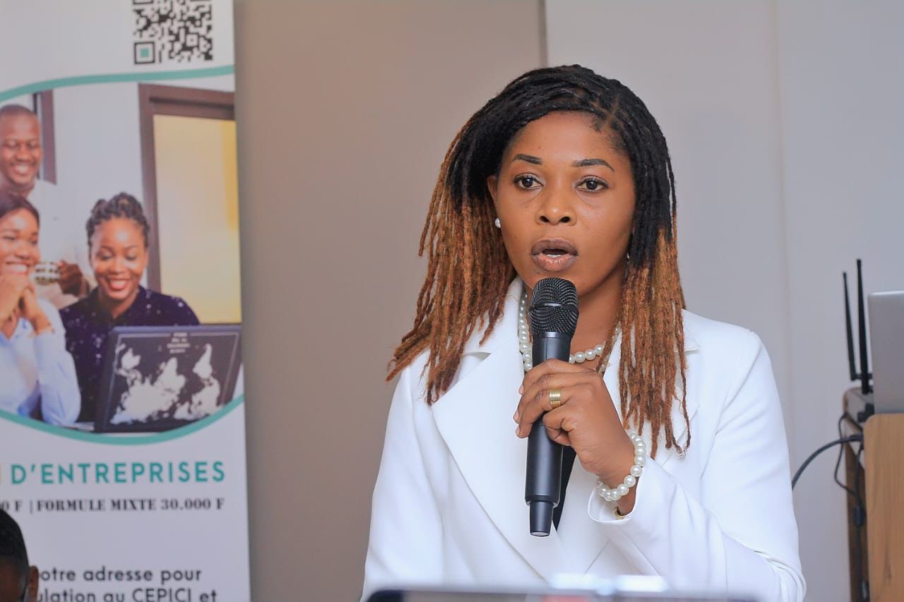 Marie-Claire Kouassi — Coach en développement intégral · Fondatrice de Queen of Light · Écrivaine — « Et si la femme était l'homme ? »